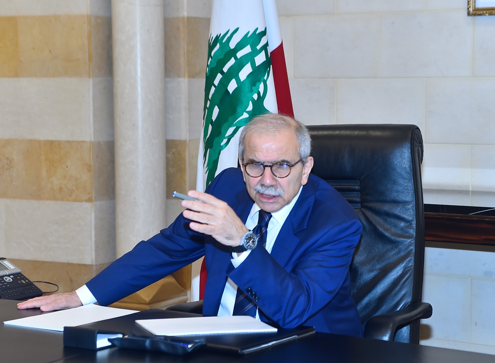 سلام يتابع من الخارج تداعيات الاعتداء الإسرائيلي على المصيلح