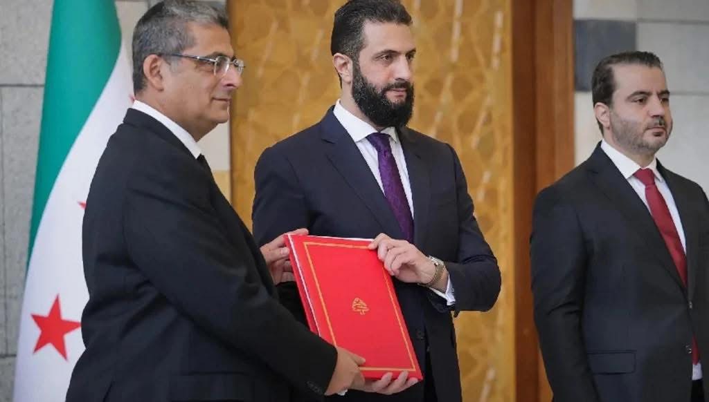 الشرع يتقبل أوراق اعتماد سفراء لبنان وقطر والإمارات لدى سوريا