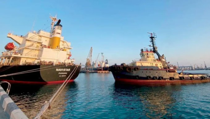 أوكرانيا: روسيا تقصف ميناءين أوكرانيين وتلحق أضراراً بسفينة ترفع علم تركيا