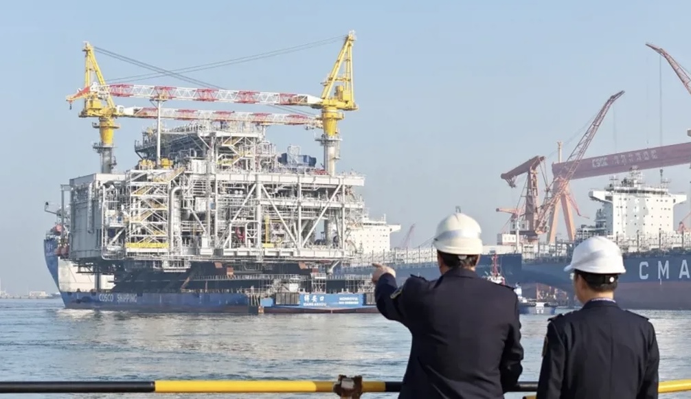 النفط يرتفع مع حذر المستثمرين حيال وقف إطلاق النار بين أميركا وإيران