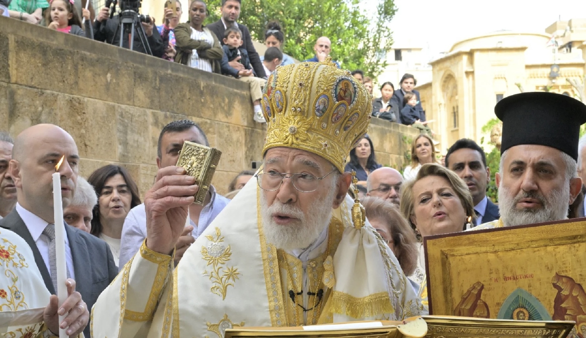 المطران الياس عودة: كفى عبثا وحروبا ودما وتلاعبا بمصير الناس