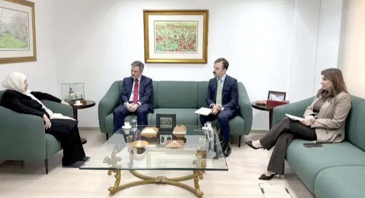 بهية الحريري عرضت مع سفير كندا للتطورات