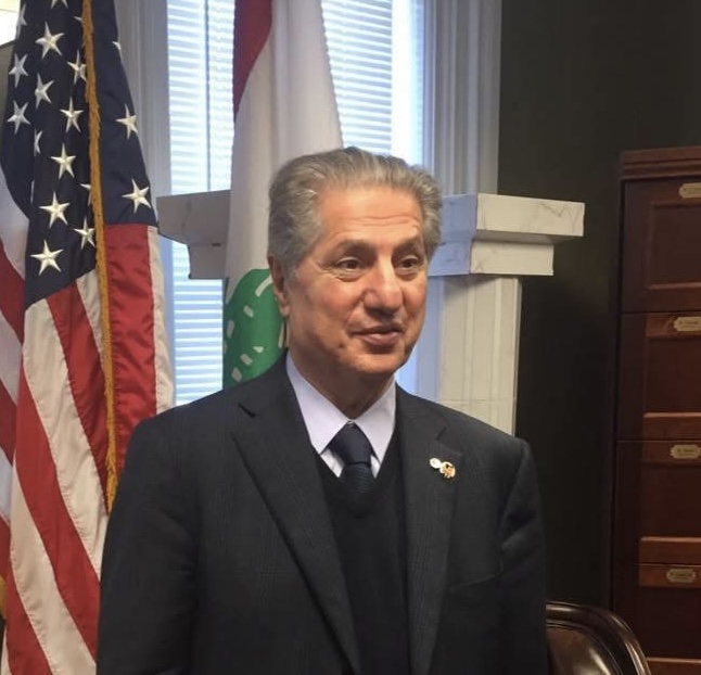 «أعطونا السلام وخذوا ما يدهش العالم» الرئيس أمين الجميّل: أشجع عون وسلام على الذهاب حتى النهاية… وضميري مرتاح